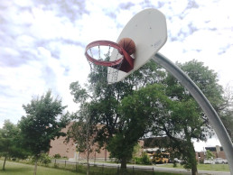 Jouez au basketball en plein air à NDG ! Sharkx basketball